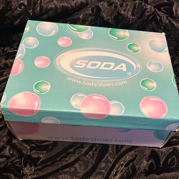 Soda Eureka Penny Loafers Size 8 New In Box - Picture 10 of 11